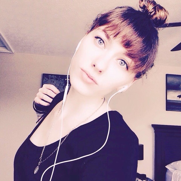 Meet your Posher, Michelle - Picture 1 of 1